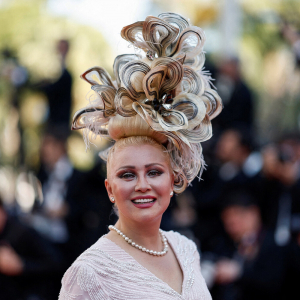 Лена Ленина беременна от любовника