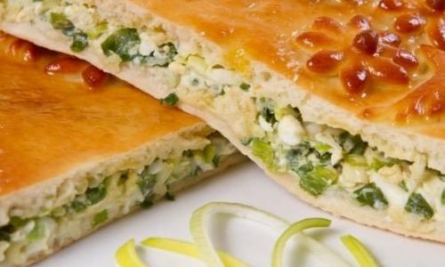Заливной пирог с зеленым луком и яйцами